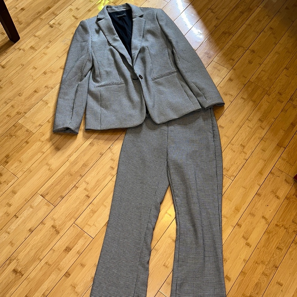 Ann Taylor 2 piece Suit
